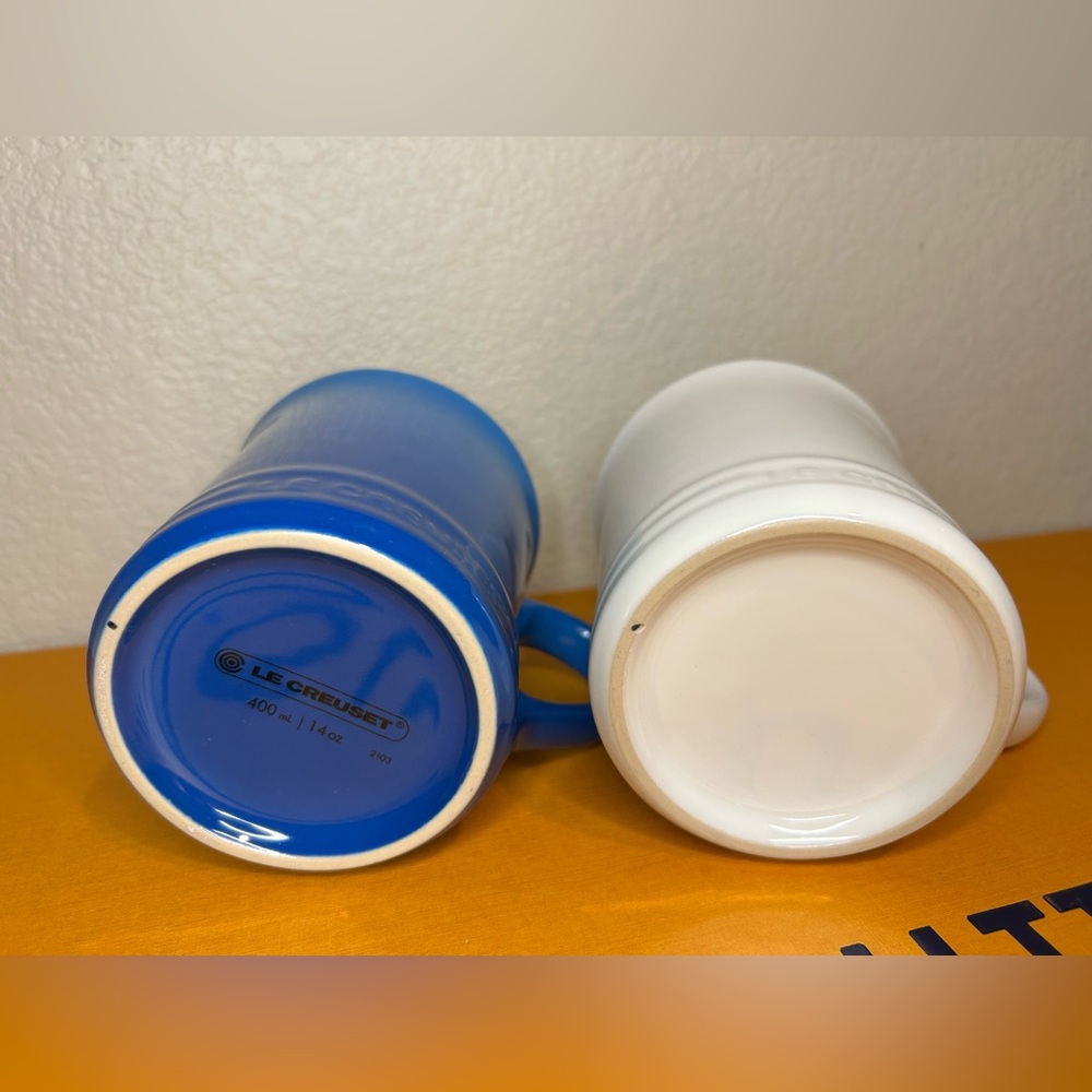 Le Creuset Classic Blue and White Mugs set - Picture 11 of 11